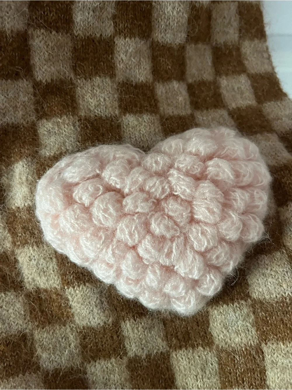 NWT Maeve Anthropology One Size Checkerboard Scarf, Raised Pink Heart Appliqués
